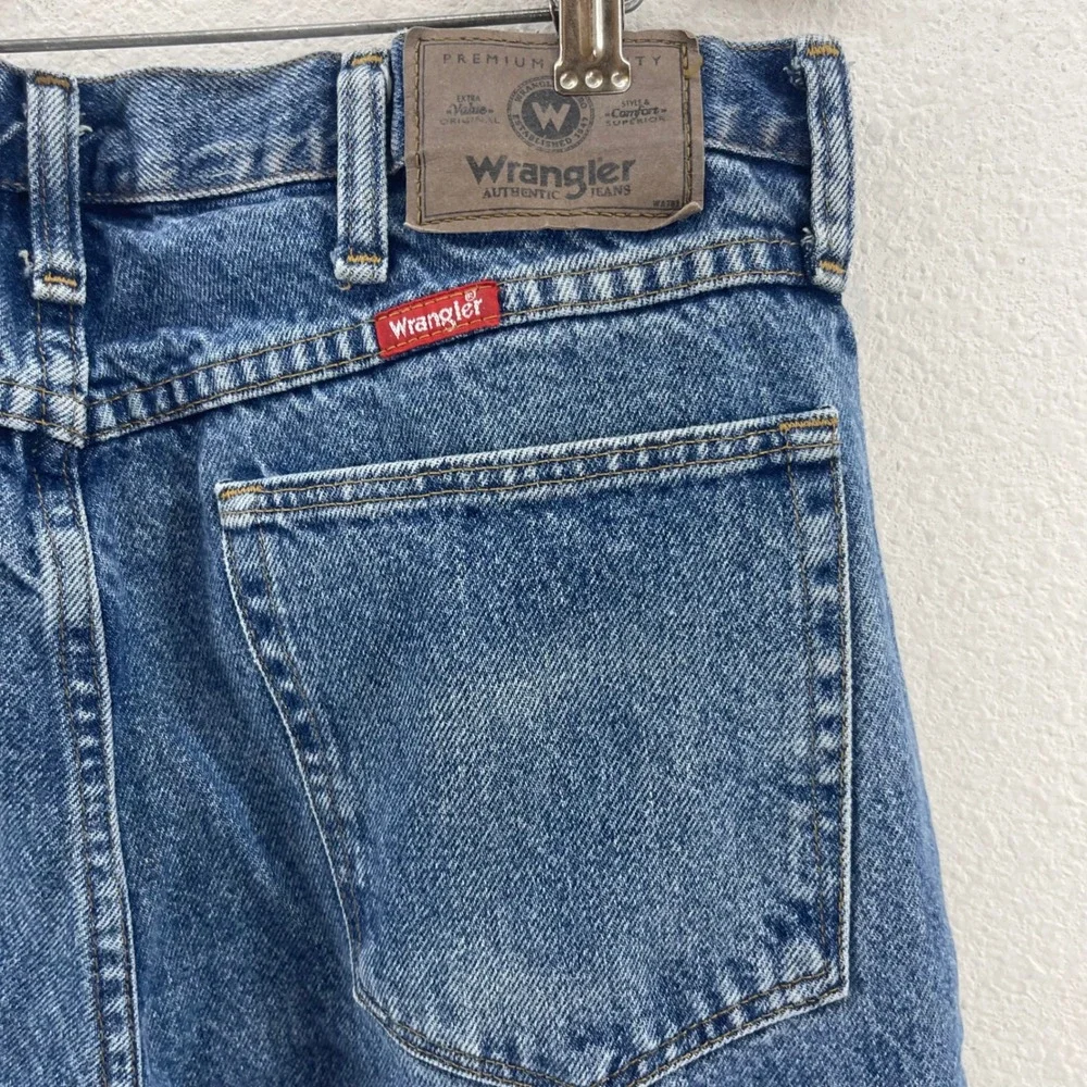 Wrangler Authentic Jeans Mens 33x30 Blue Excellent Straight Leg 96501DS Heritage